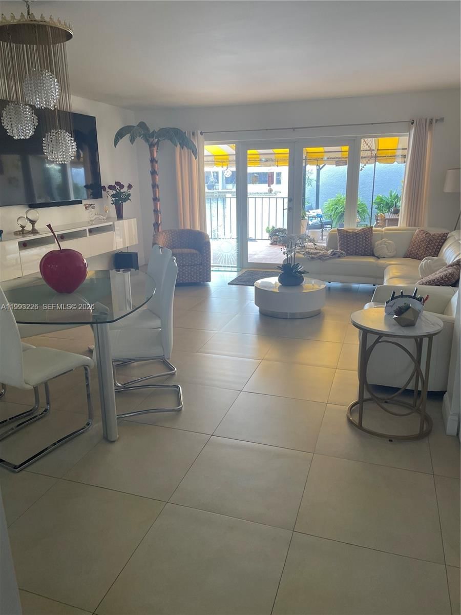 Real estate property located at 6386 Milk Wagon Ln, Miami-dade, Miami Lakes Windmill Gate, Miami Lakes, FL