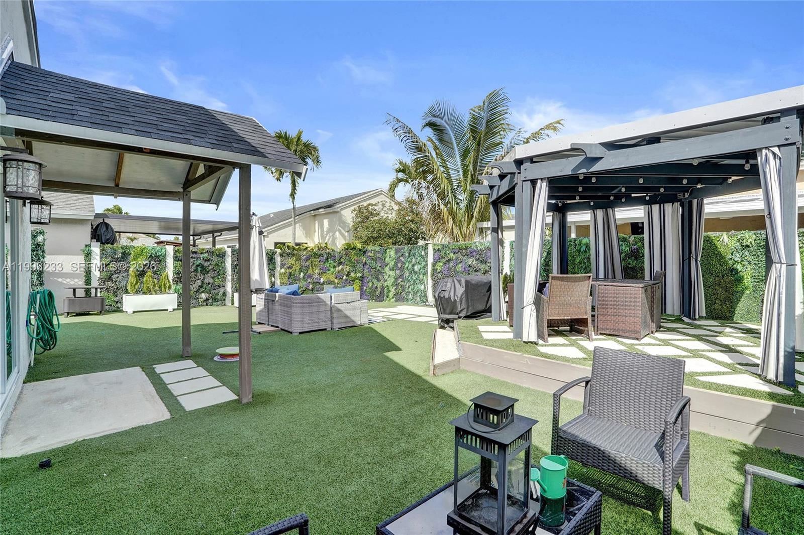 Real estate property located at 372 Riverbend Dr, Broward, New River Estates Section, Sunrise, FL