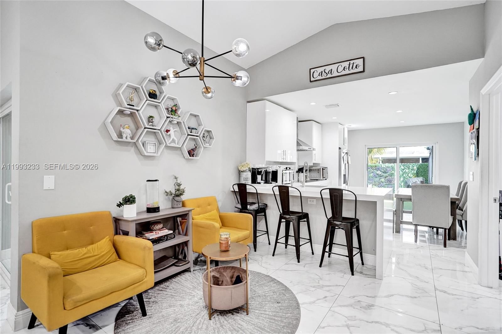 Real estate property located at 372 Riverbend Dr, Broward, New River Estates Section, Sunrise, FL