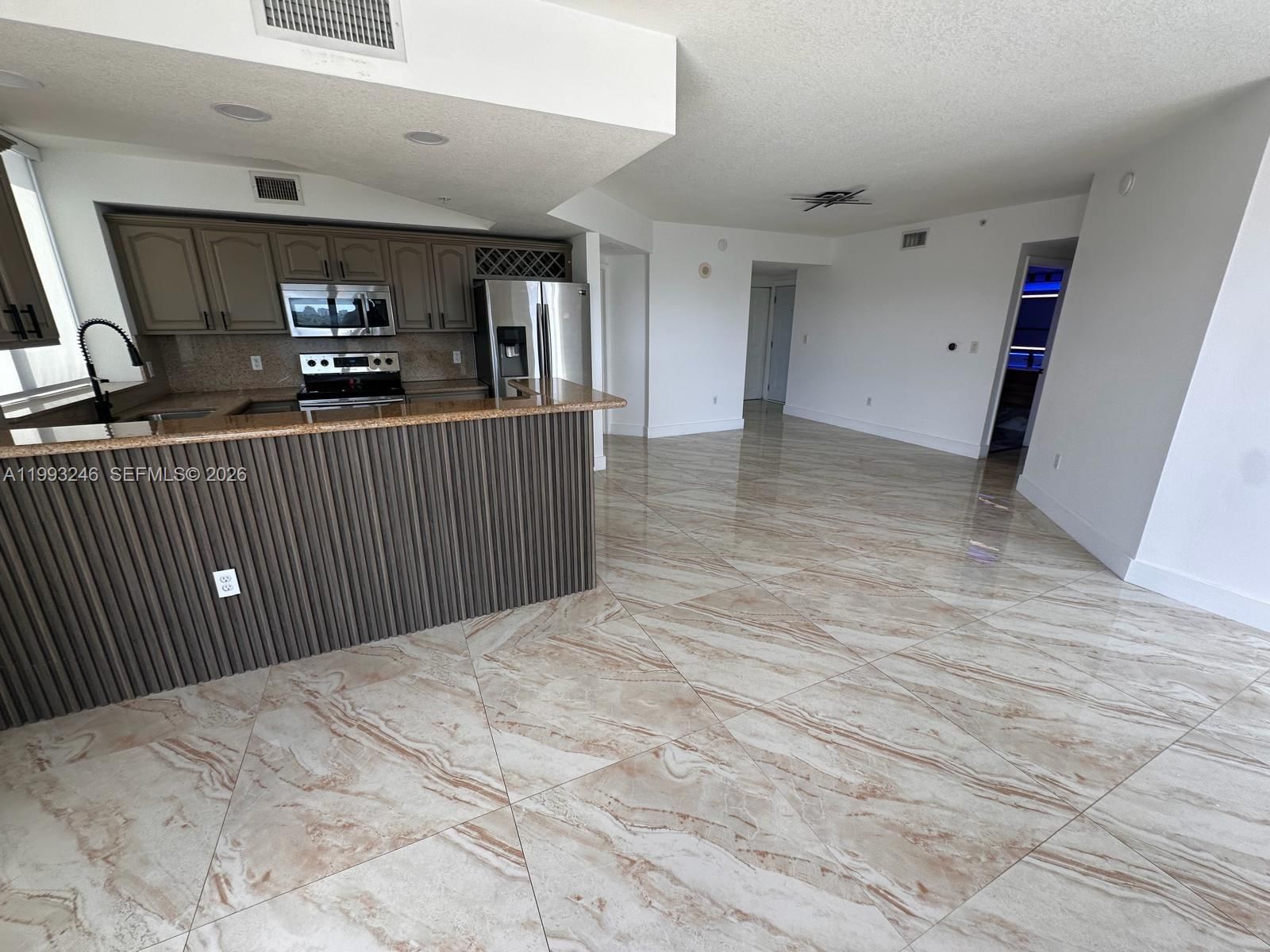 Real estate property located at 4242 2nd St #1116, Miami-dade, Keystone Park Condo, Miami, FL