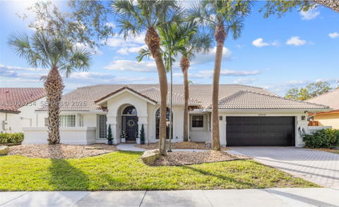 Real estate property located at 10910 18th Ct, Broward, ¤jacaranda Parcel 108, Plantation, FL
