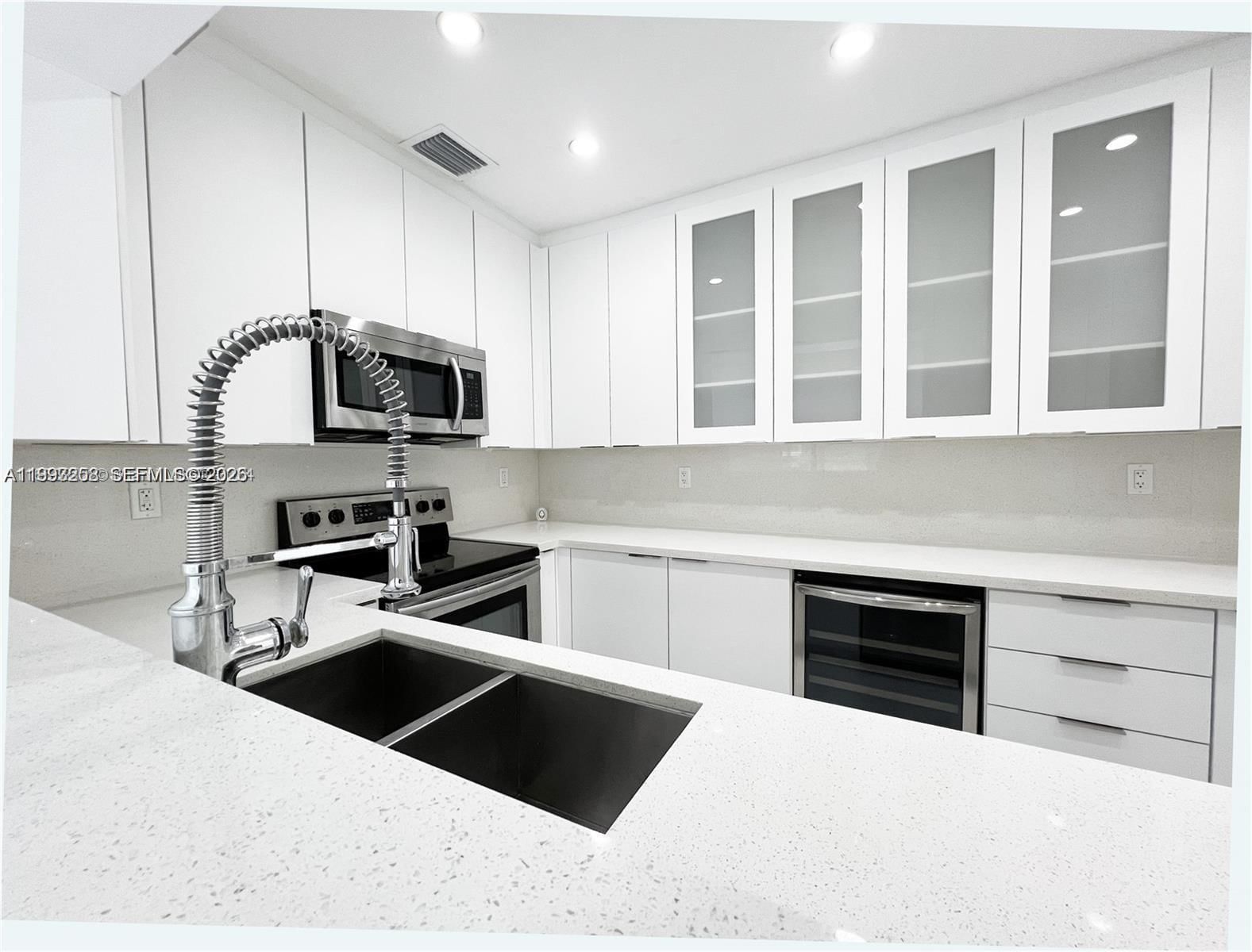 Real estate property located at 5401 Broward Blvd, Broward, Plantation, Plantation, FL