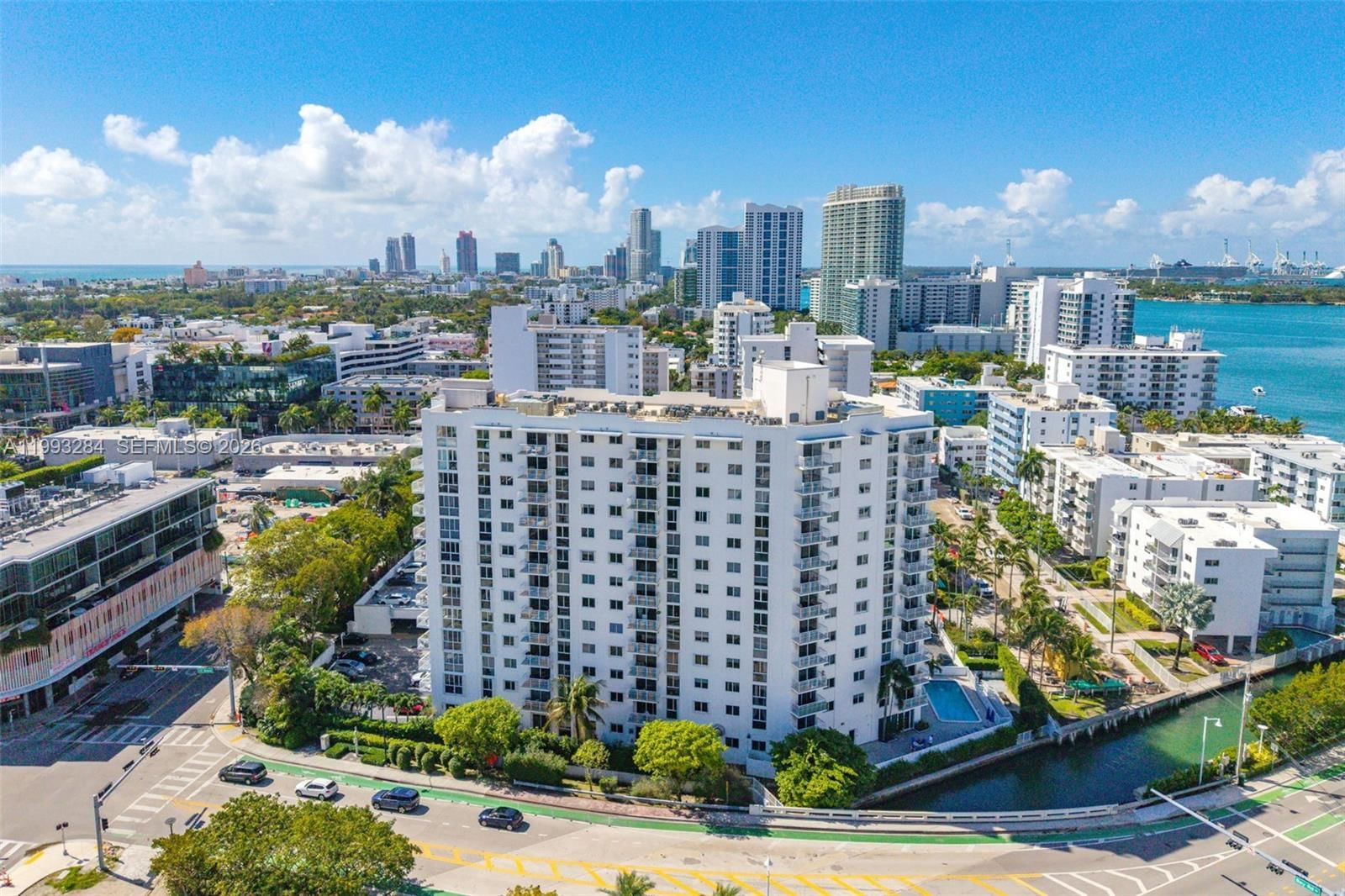 Real estate property located at 1688 West Ave #1205, Miami-dade, West Bay Plaza Condo, Miami Beach, FL