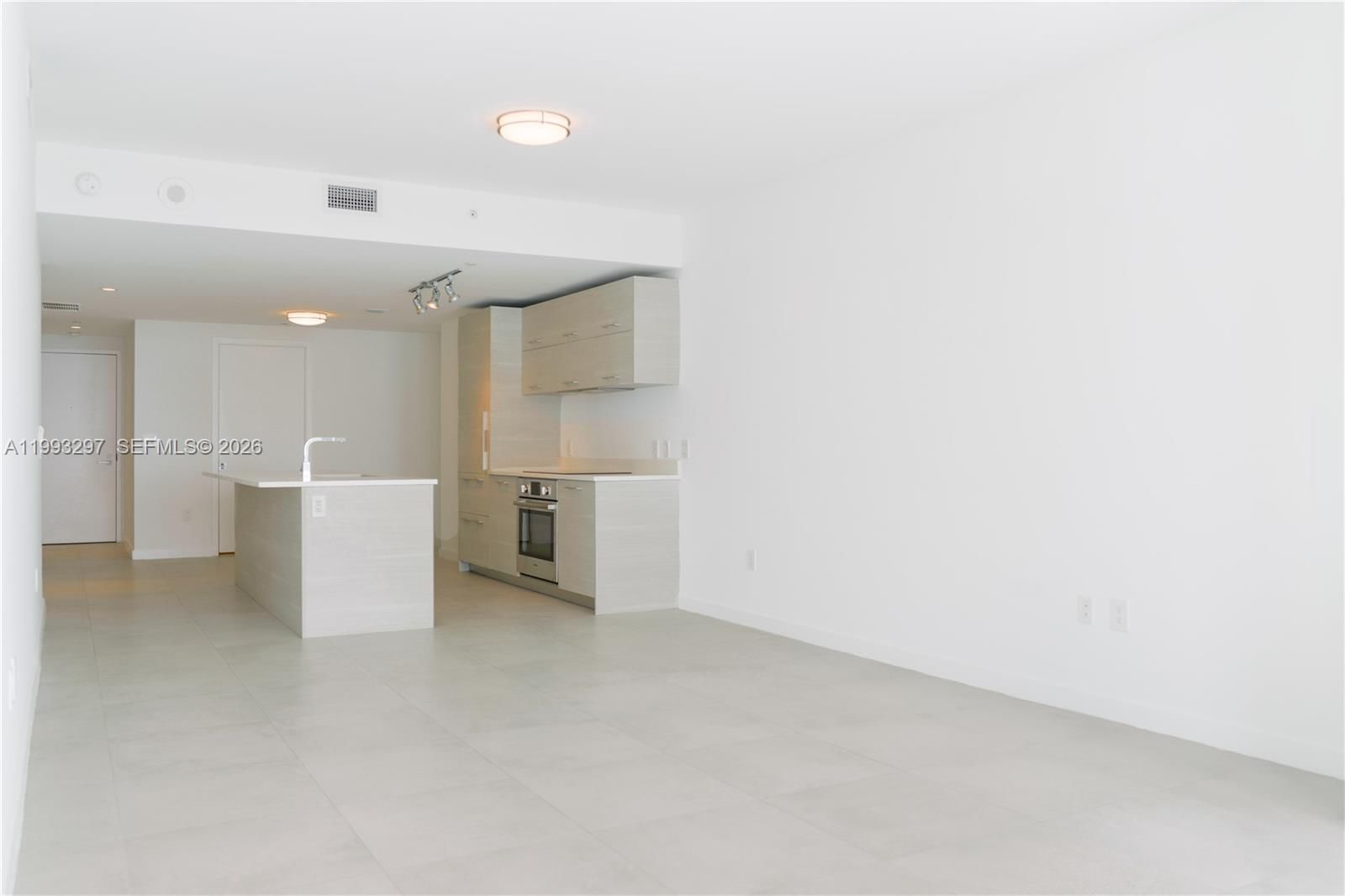 Real estate property located at 650 32nd St #2104, Miami-dade, Paraiso Bay Condo, Miami, FL