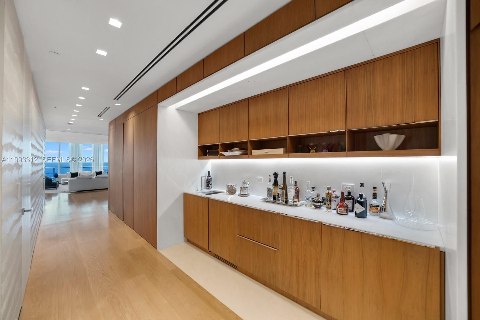 Real estate property located at 100 Pointe Dr #1106/07, Miami-dade, Continuum On South Beach, Miami Beach, FL