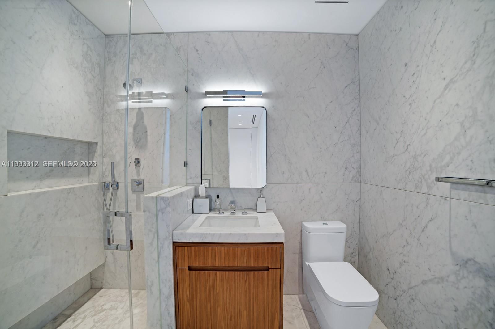 Real estate property located at 100 Pointe Dr #1106/07, Miami-dade, Continuum On South Beach, Miami Beach, FL