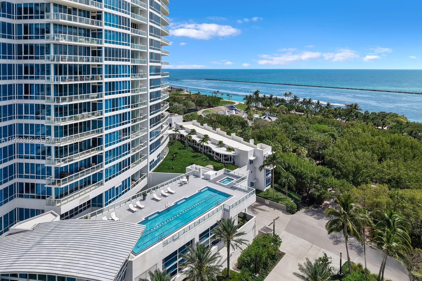 Real estate property located at 100 Pointe Dr #1106/07, Miami-dade, Continuum On South Beach, Miami Beach, FL