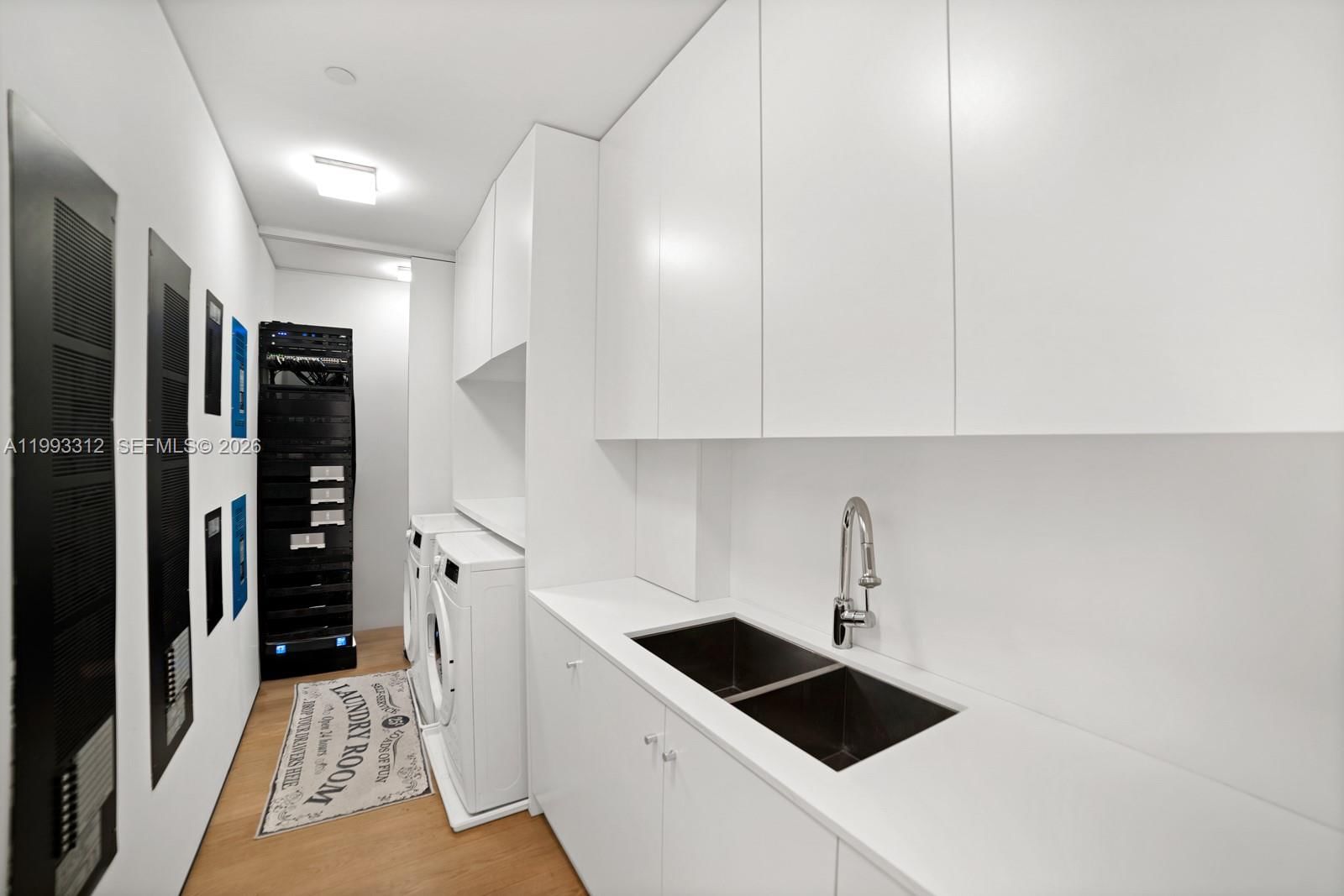 Real estate property located at 100 Pointe Dr #1106/07, Miami-dade, Continuum On South Beach, Miami Beach, FL