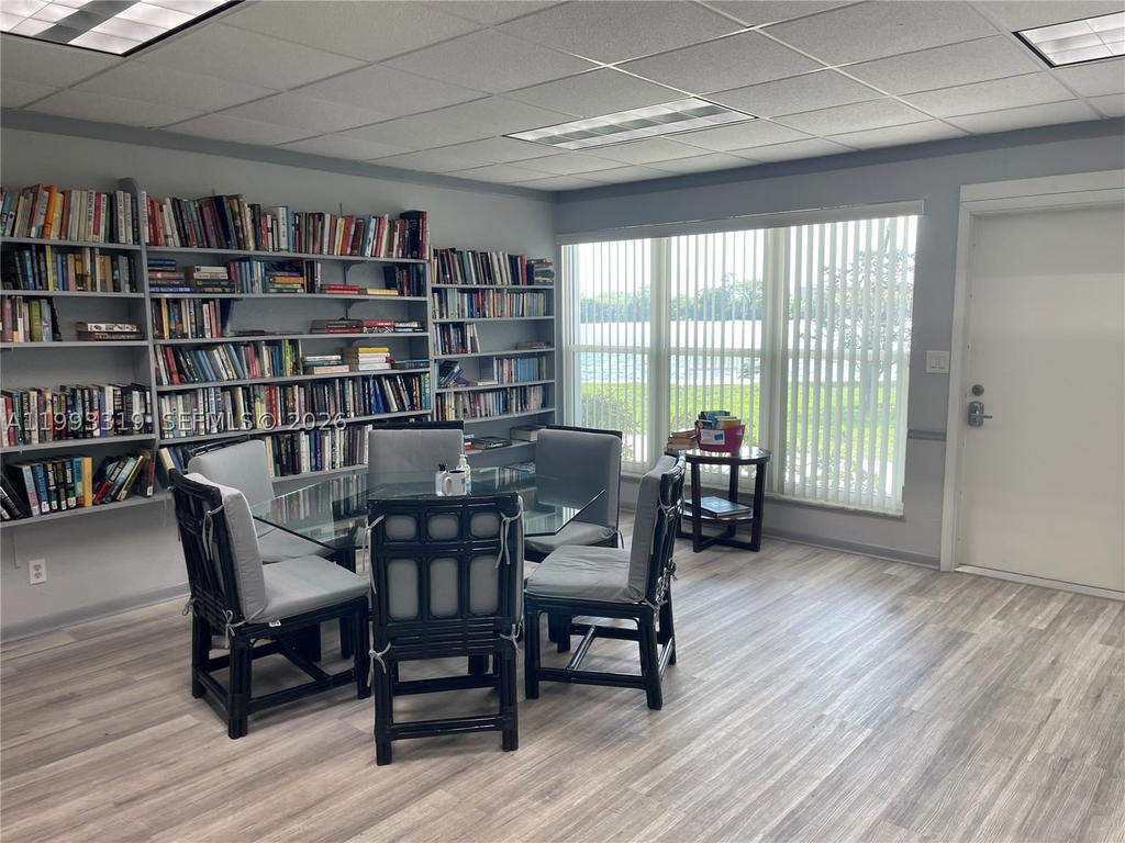 Real estate property located at 2300 Park Ln #208, Broward, Sheridan Lakes Condo Apts, Hollywood, FL