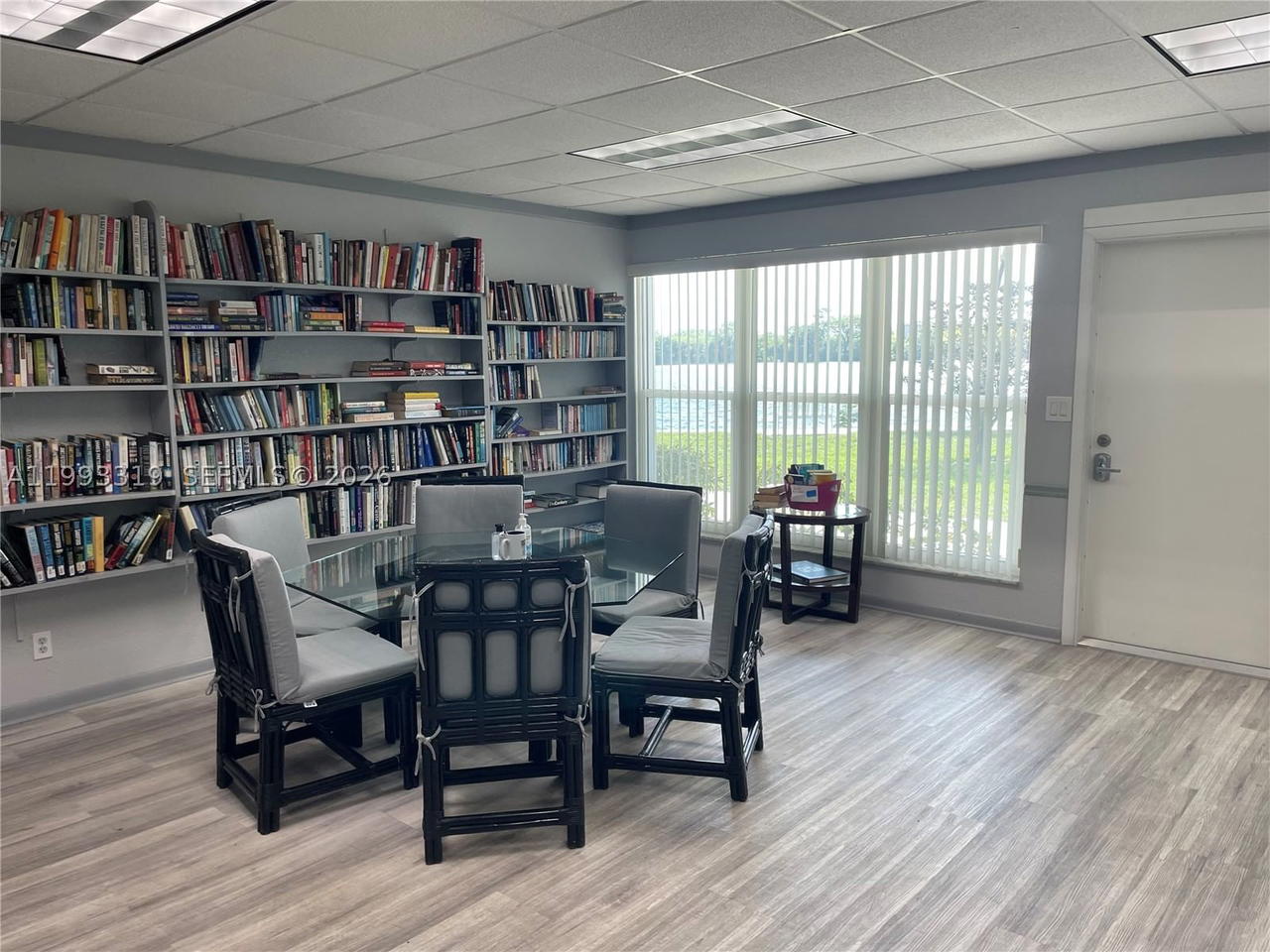 Real estate property located at 2300 Park Ln #208, Broward, Sheridan Lakes Condo Apts, Hollywood, FL