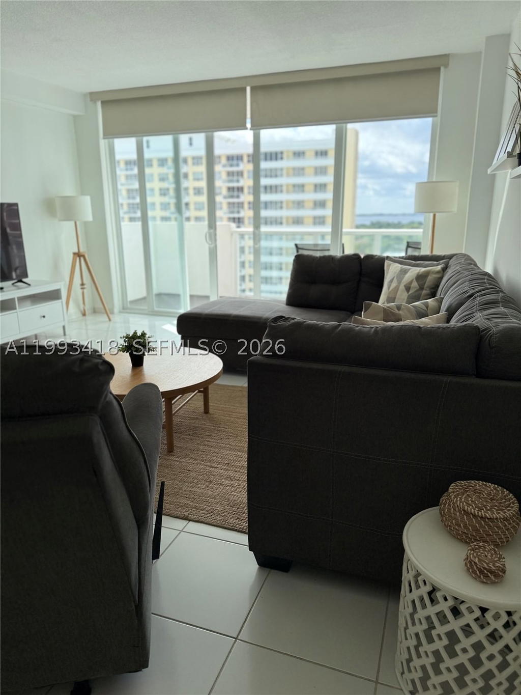 Real estate property located at 5601 Collins ave #1219, Miami-dade, The Pavilion Condo, Miami Beach, FL