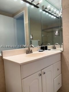 Real estate property located at 5601 Collins ave #1219, Miami-dade, The Pavilion Condo, Miami Beach, FL