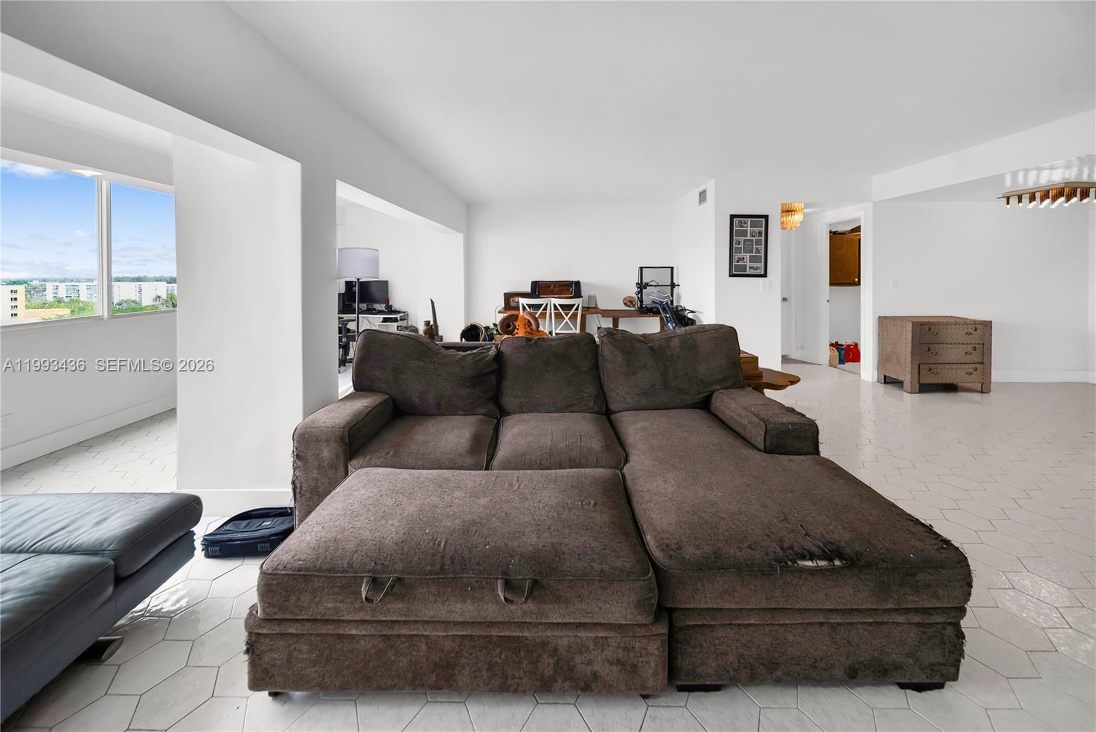 Real estate property located at 3800 Hillcrest Dr #1007, Broward, Hillcrest East No 25 Cond, Hollywood, FL
