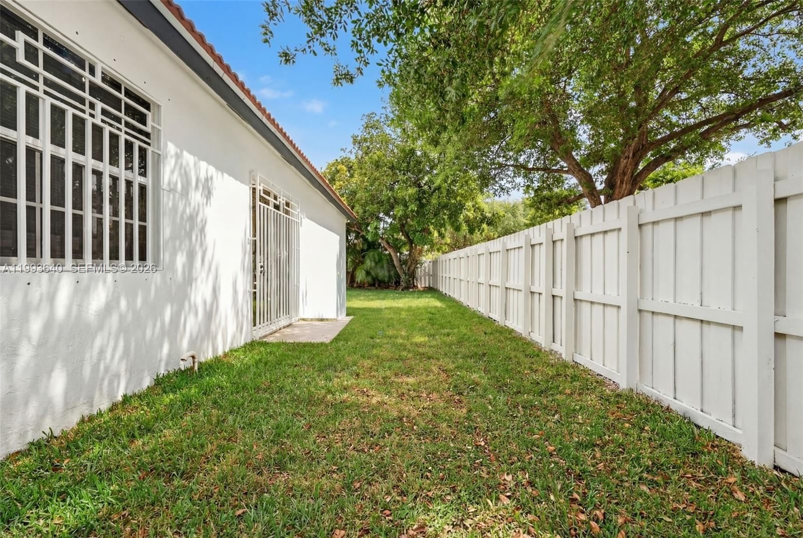 Real estate property located at 8852 147th Ln, Miami-dade, Genesis Estates, Miami Lakes, FL