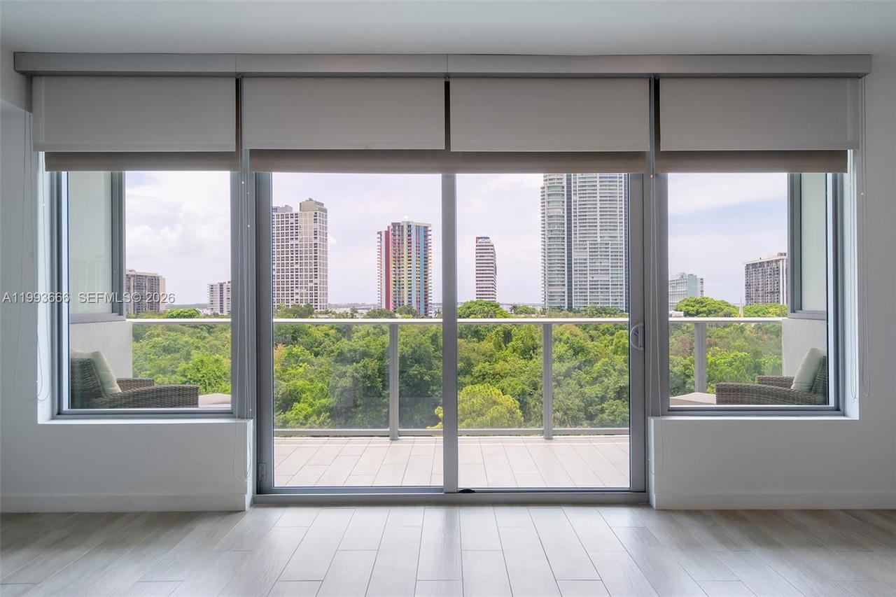 Real estate property located at 1600 1st Ave #711, Miami-dade, Le Parc At Brickell Condo, Miami, FL