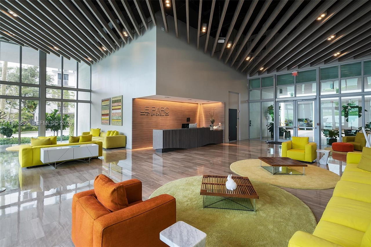 Real estate property located at 1600 1st Ave #711, Miami-dade, Le Parc At Brickell Condo, Miami, FL