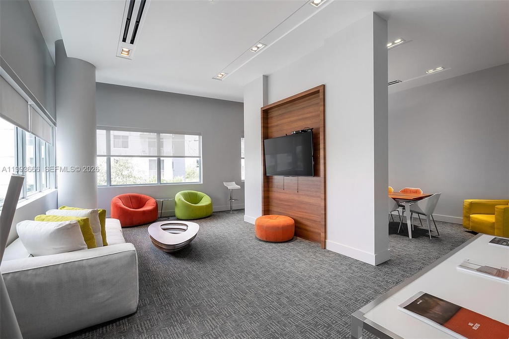 Real estate property located at 1600 1st Ave #711, Miami-dade, Le Parc At Brickell Condo, Miami, FL
