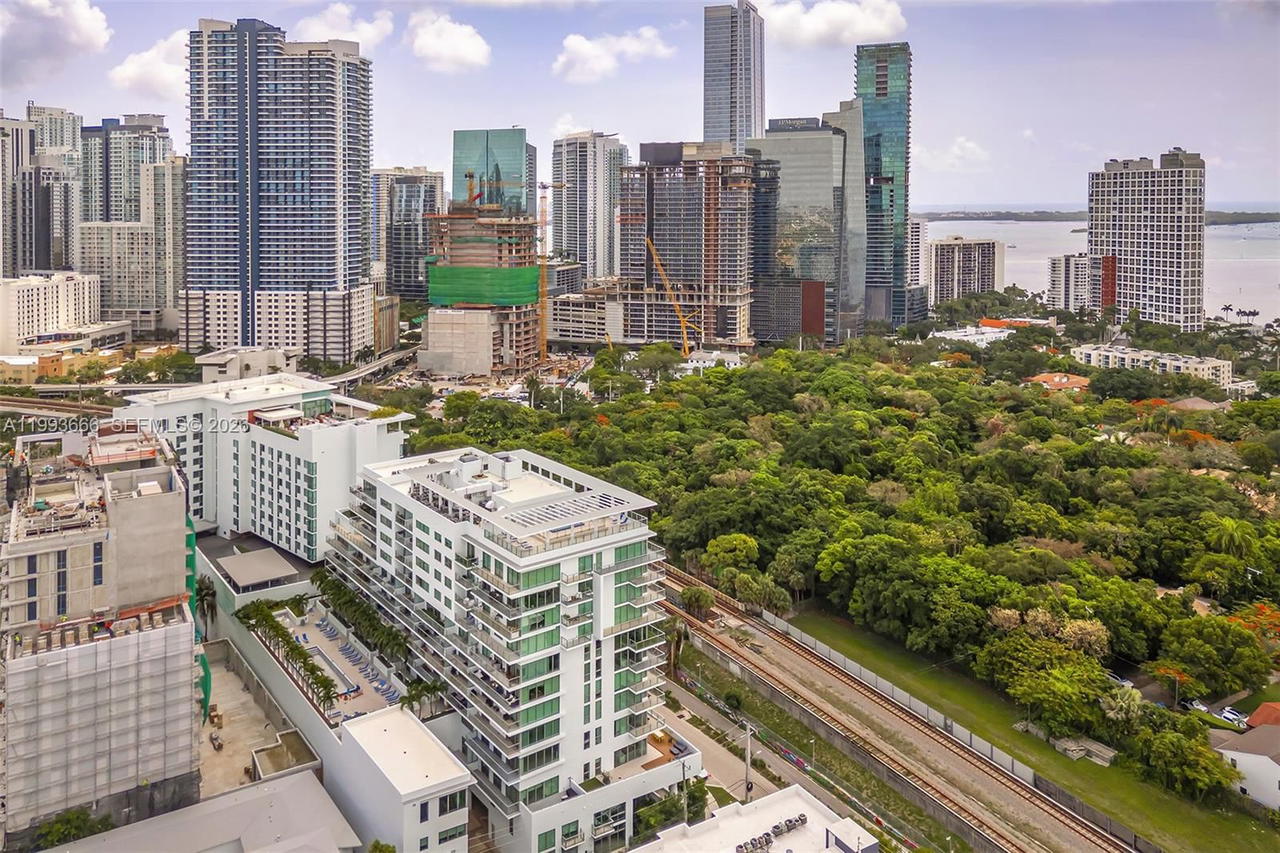 Real estate property located at 1600 1st Ave #711, Miami-dade, Le Parc At Brickell Condo, Miami, FL