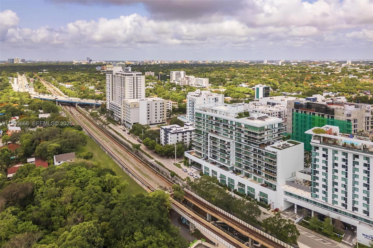 Real estate property located at 1600 1st Ave #711, Miami-dade, Le Parc At Brickell Condo, Miami, FL