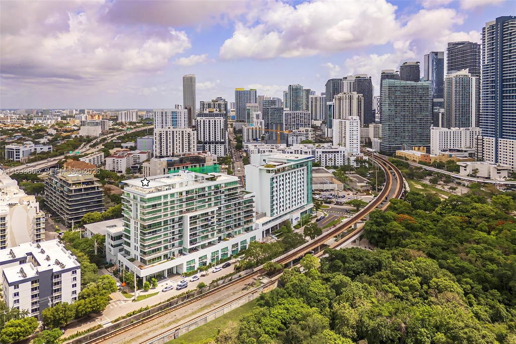 Real estate property located at 1600 1st Ave #711, Miami-dade, Le Parc At Brickell Condo, Miami, FL
