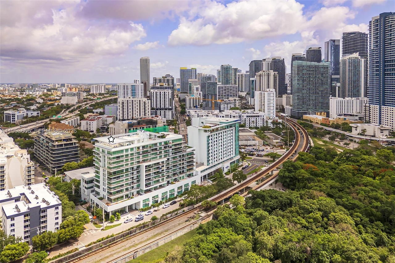 Real estate property located at 1600 1st Ave #711, Miami-dade, Le Parc At Brickell Condo, Miami, FL