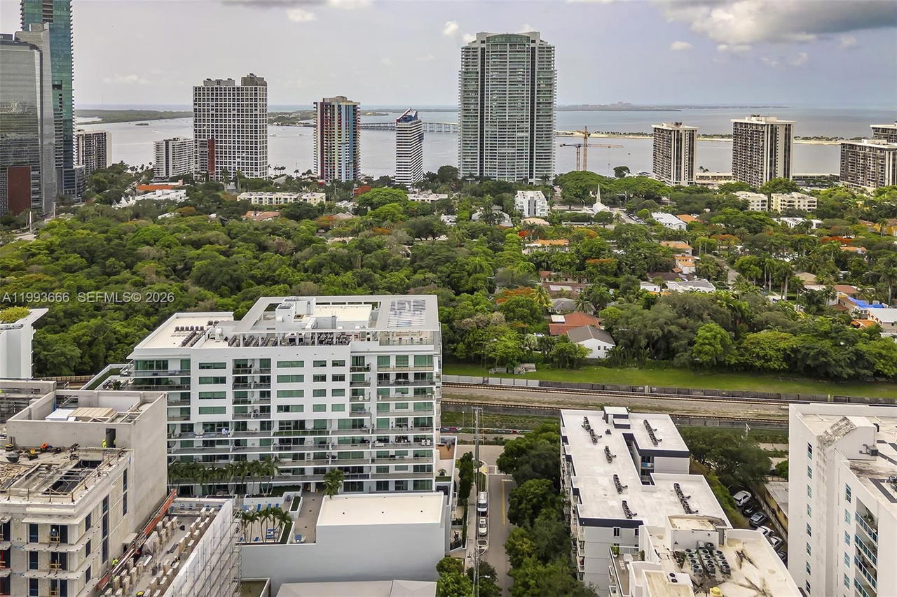 Real estate property located at 1600 1st Ave #711, Miami-dade, Le Parc At Brickell Condo, Miami, FL