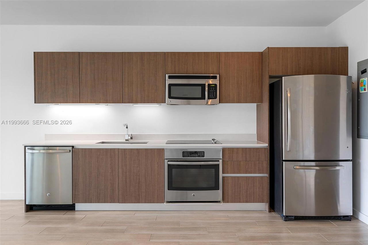 Real estate property located at 1600 1st Ave #711, Miami-dade, Le Parc At Brickell Condo, Miami, FL