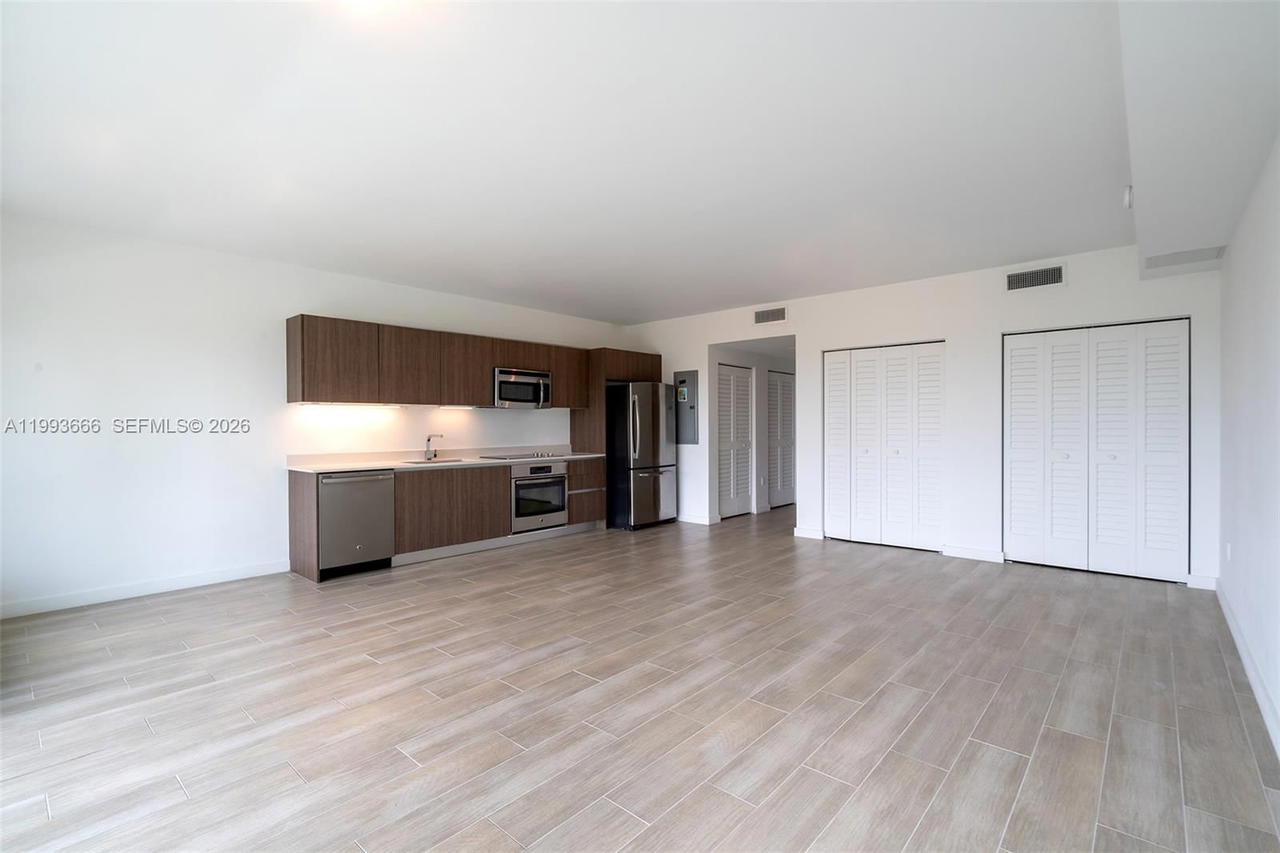Real estate property located at 1600 1st Ave #711, Miami-dade, Le Parc At Brickell Condo, Miami, FL
