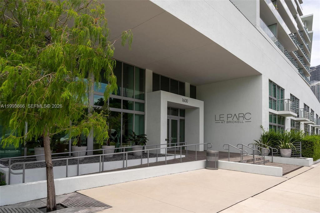 Real estate property located at 1600 1st Ave #711, Miami-dade, Le Parc At Brickell Condo, Miami, FL