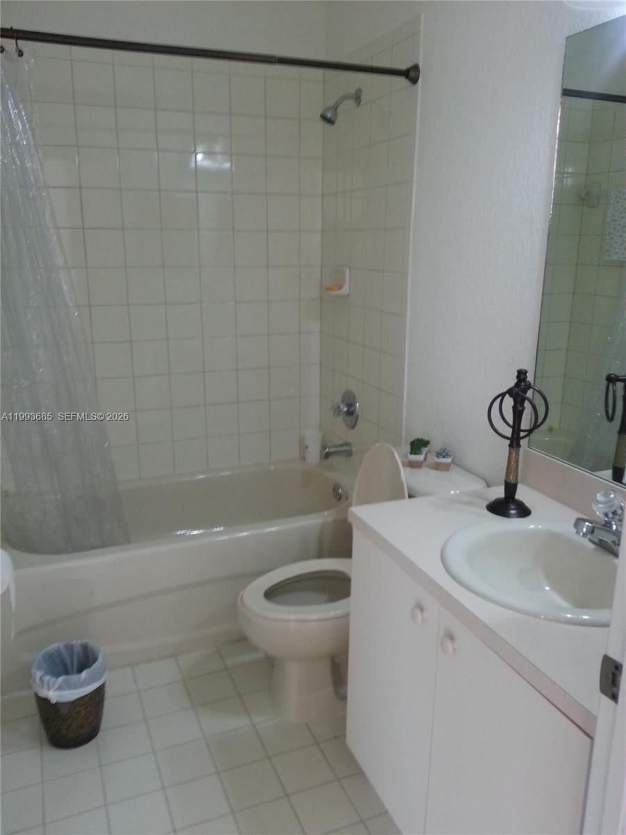 Real estate property located at 11050 86th Ter ., Miami-dade, Islands At Doral Townhome, Doral, FL