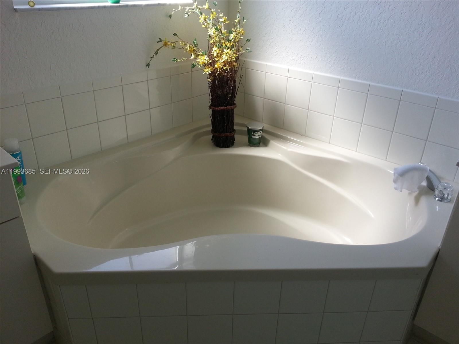 Real estate property located at 11050 86th Ter ., Miami-dade, Islands At Doral Townhome, Doral, FL