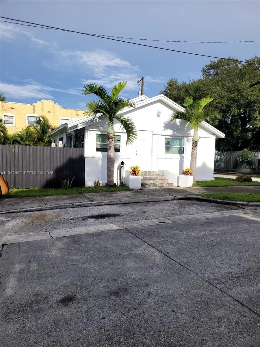 Real estate property located at 5720 Miami Pl, Miami-dade, Dixie Highway Track, Miami, FL