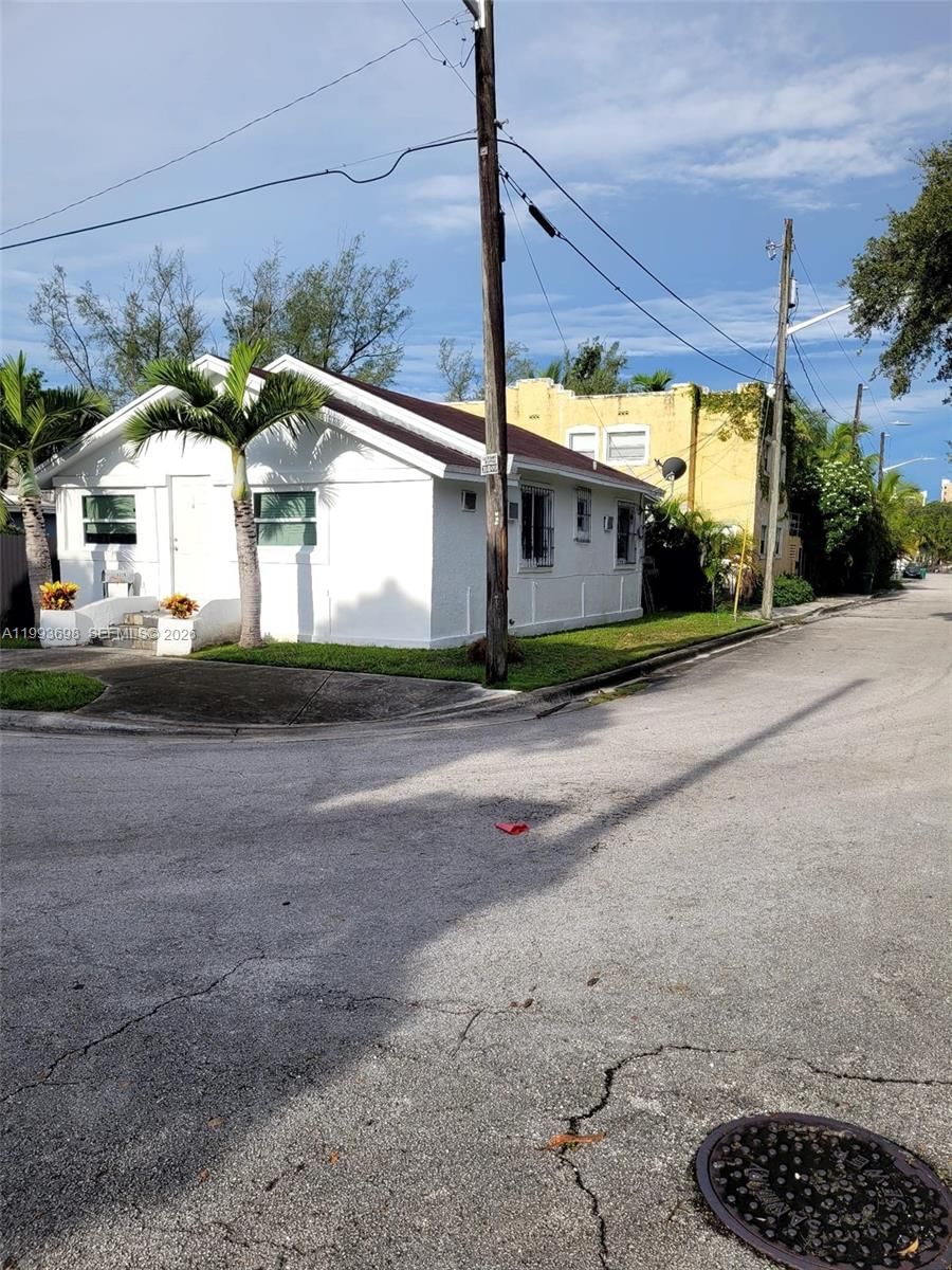Real estate property located at 5720 Miami Pl, Miami-dade, Dixie Highway Track, Miami, FL