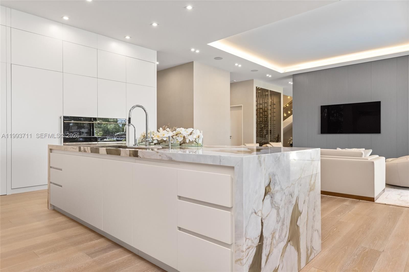 Real estate property located at 2560 Del Lago Dr, Broward, Del Lago Isle, Fort Lauderdale, FL