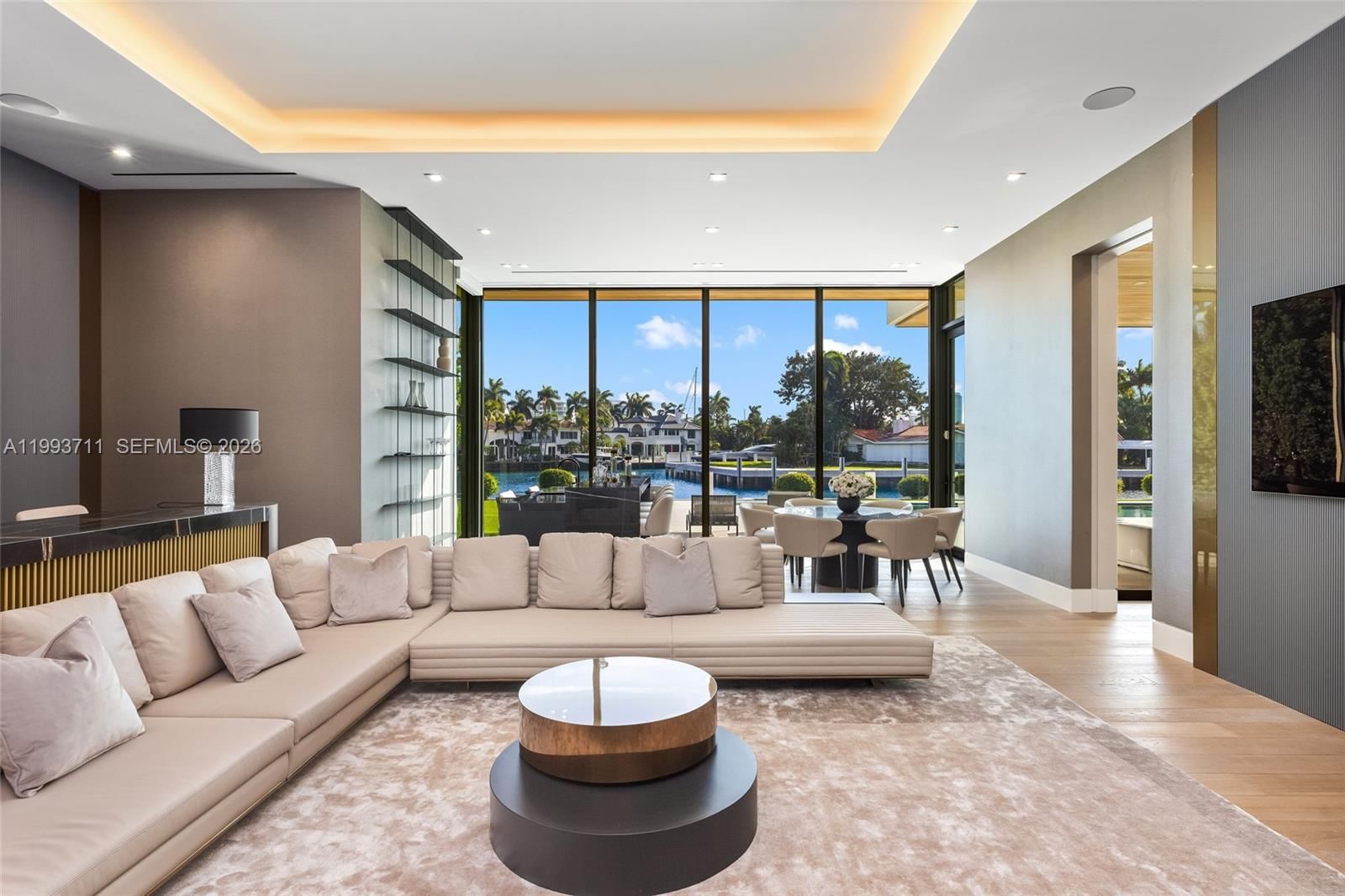 Real estate property located at 2560 Del Lago Dr, Broward, Del Lago Isle, Fort Lauderdale, FL