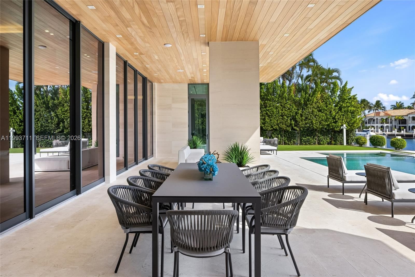 Real estate property located at 2560 Del Lago Dr, Broward, Del Lago Isle, Fort Lauderdale, FL