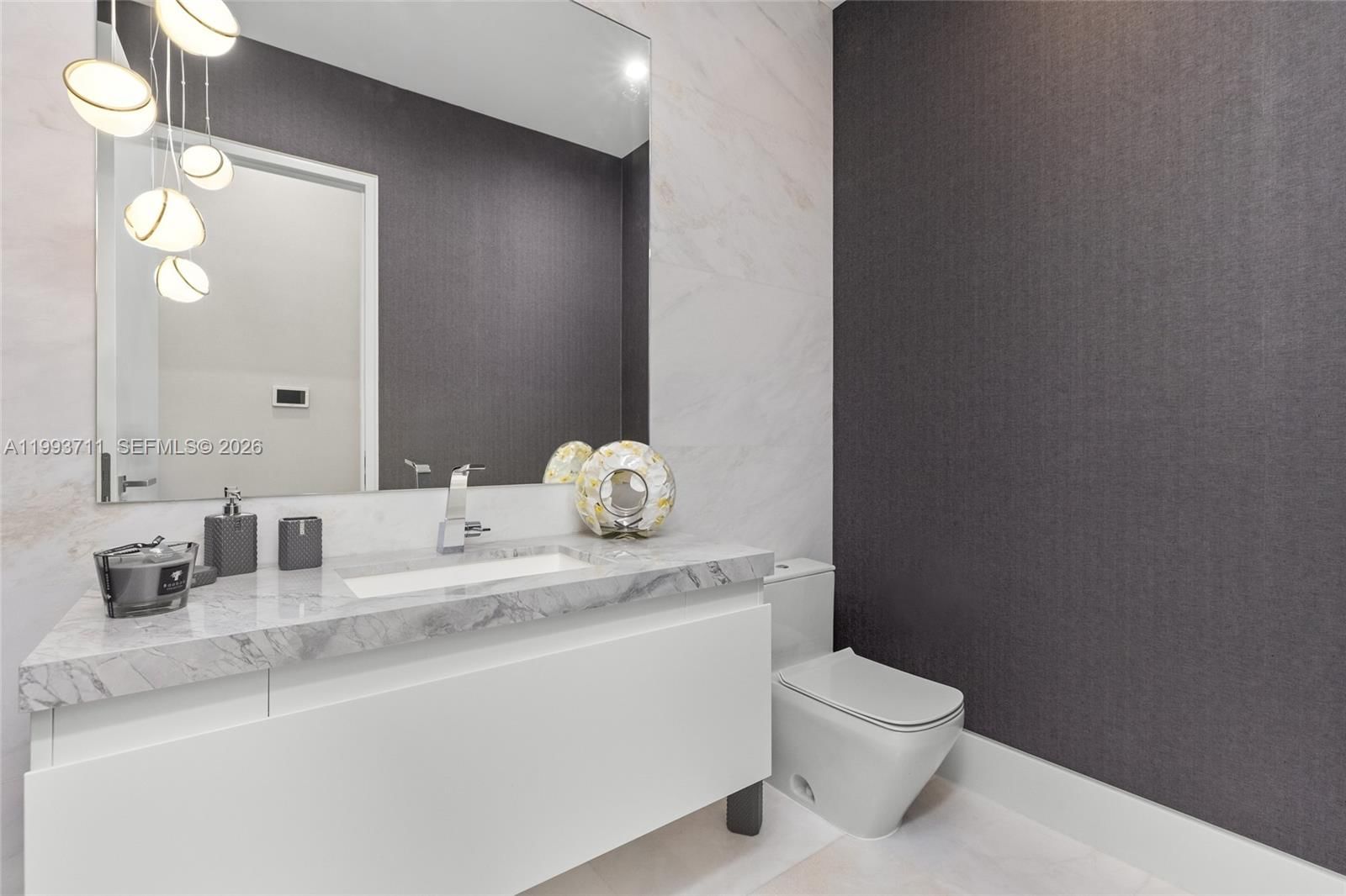 Real estate property located at 2560 Del Lago Dr, Broward, Del Lago Isle, Fort Lauderdale, FL