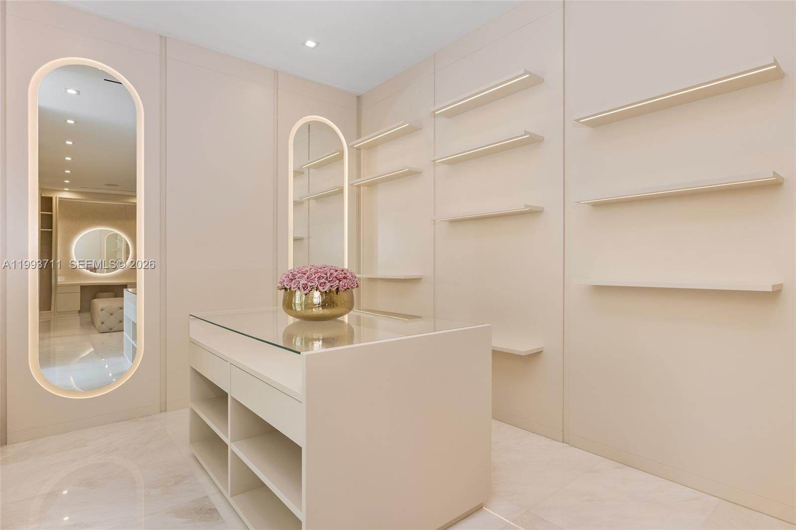 Real estate property located at 2560 Del Lago Dr, Broward, Del Lago Isle, Fort Lauderdale, FL