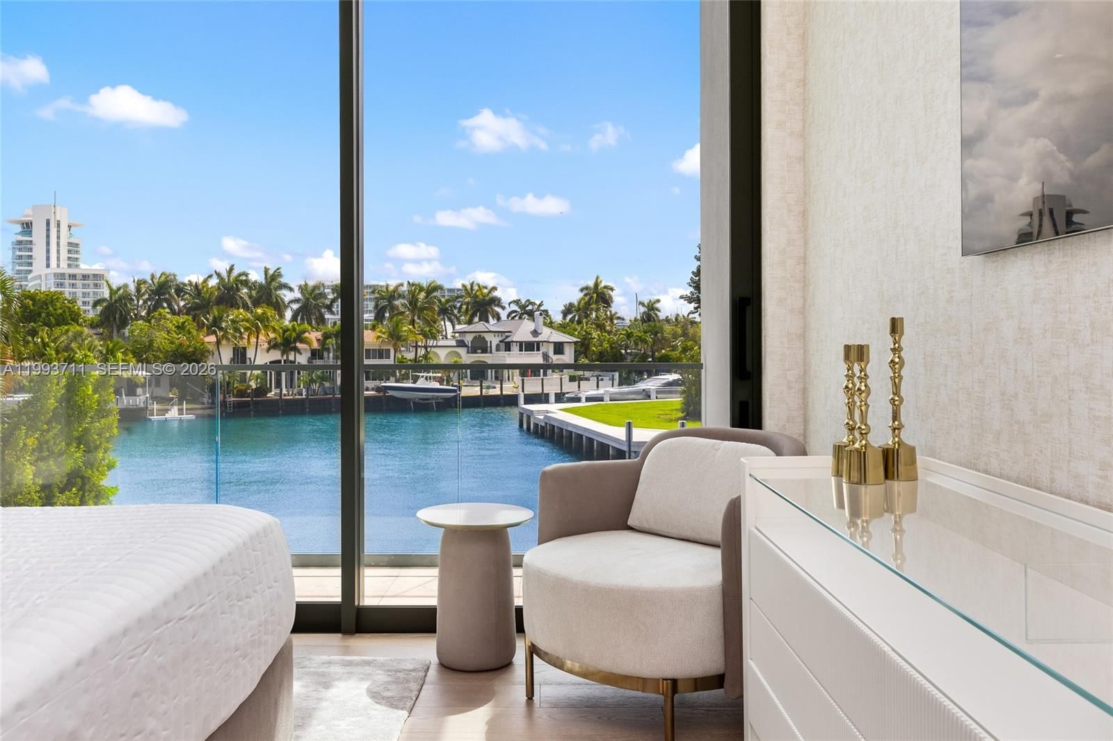 Real estate property located at 2560 Del Lago Dr, Broward, Del Lago Isle, Fort Lauderdale, FL