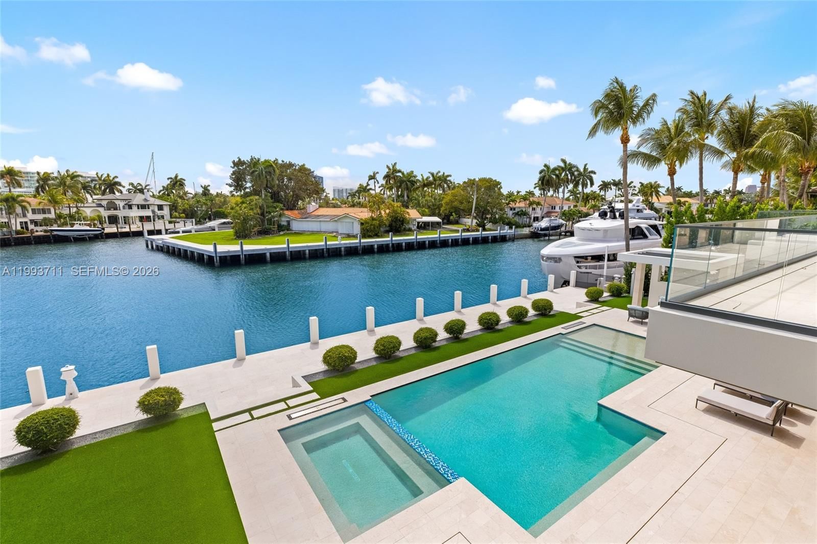 Real estate property located at 2560 Del Lago Dr, Broward, Del Lago Isle, Fort Lauderdale, FL