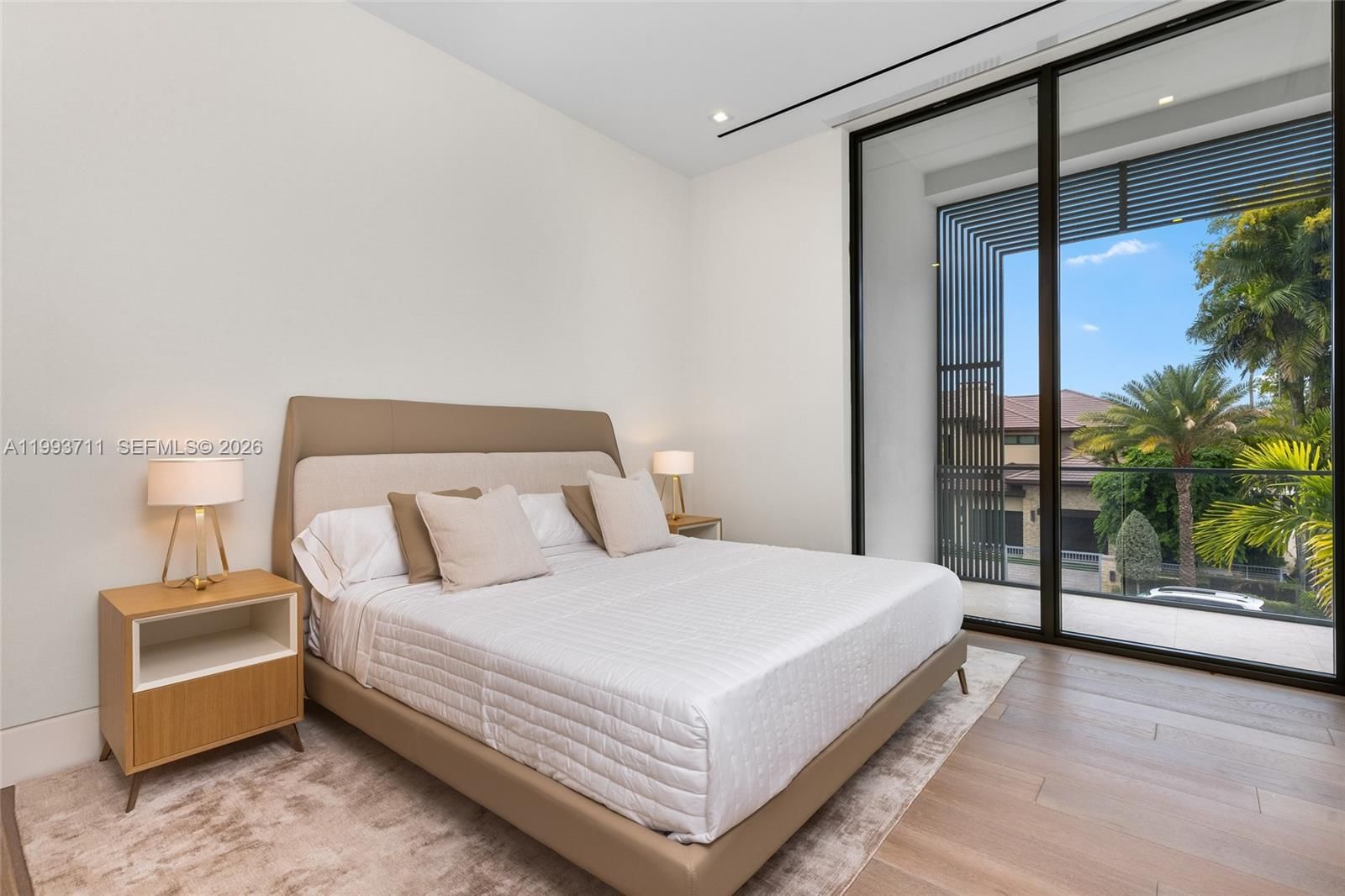 Real estate property located at 2560 Del Lago Dr, Broward, Del Lago Isle, Fort Lauderdale, FL