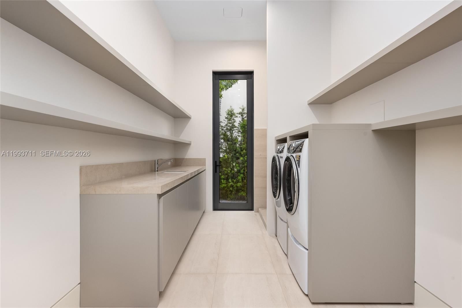 Real estate property located at 2560 Del Lago Dr, Broward, Del Lago Isle, Fort Lauderdale, FL