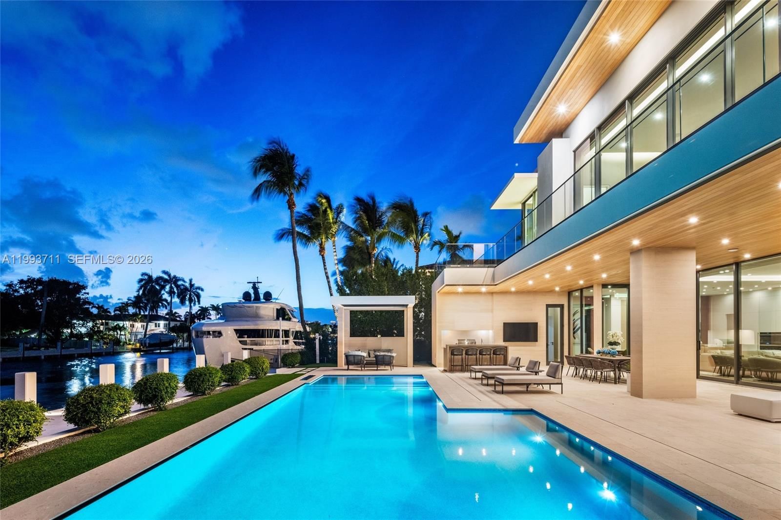 Real estate property located at 2560 Del Lago Dr, Broward, Del Lago Isle, Fort Lauderdale, FL