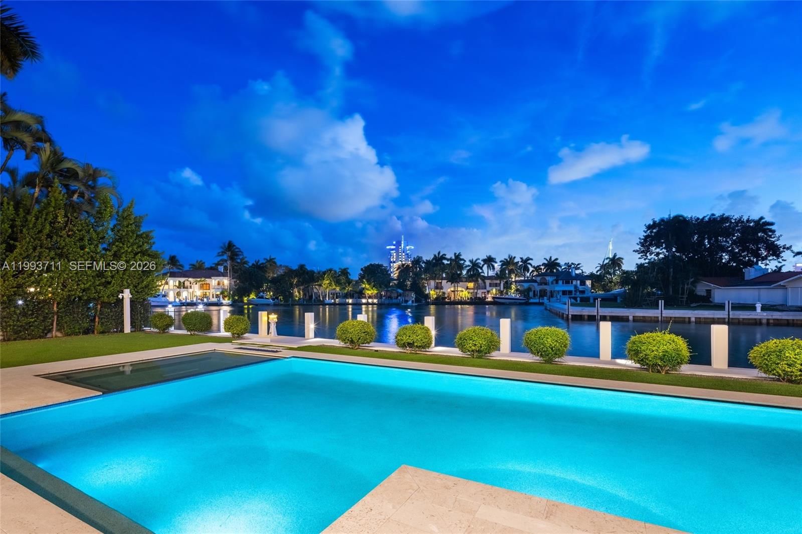 Real estate property located at 2560 Del Lago Dr, Broward, Del Lago Isle, Fort Lauderdale, FL