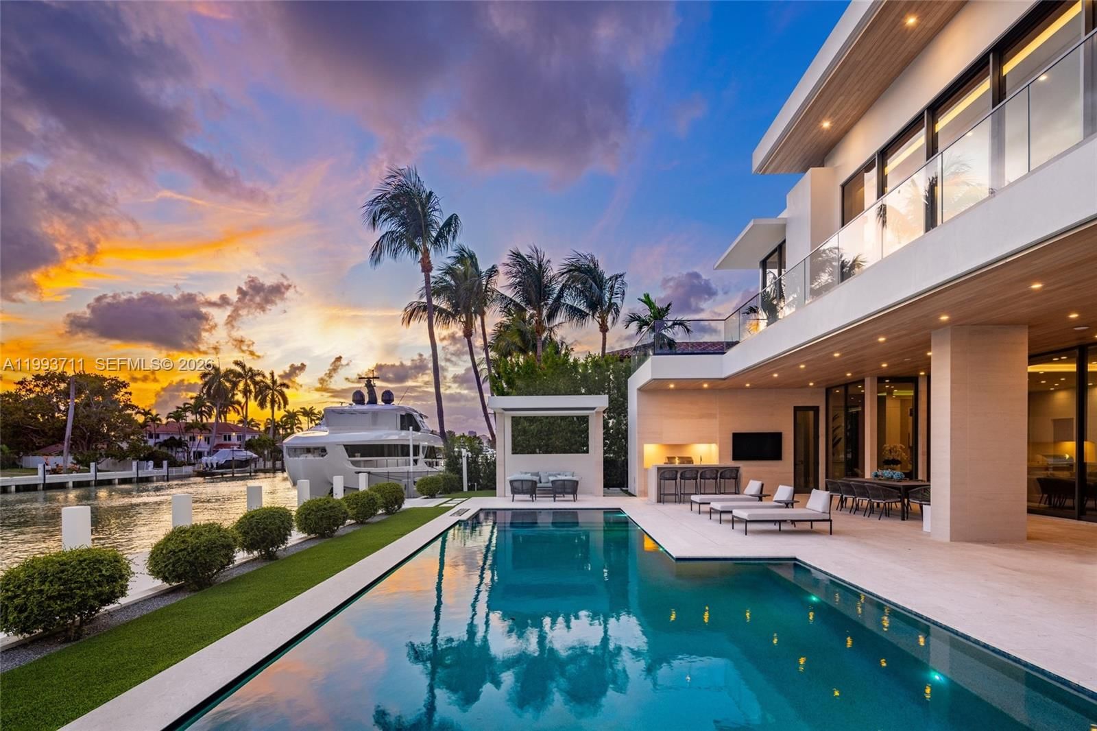 Real estate property located at 2560 Del Lago Dr, Broward, Del Lago Isle, Fort Lauderdale, FL