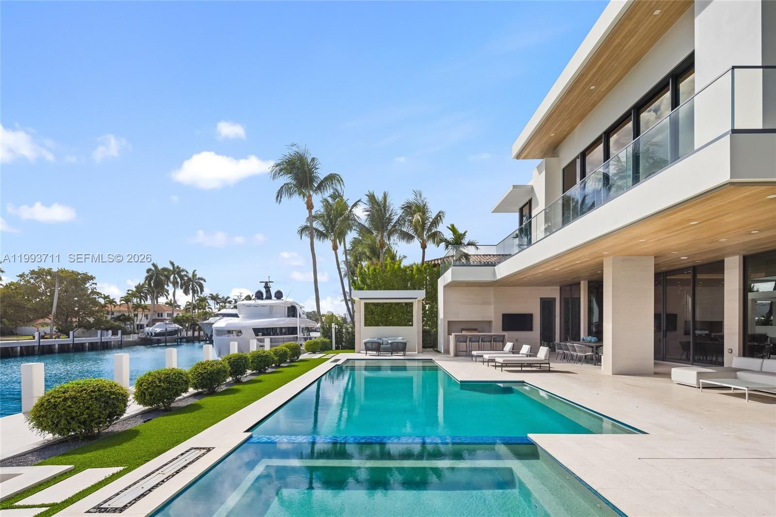 Real estate property located at 2560 Del Lago Dr, Broward, Del Lago Isle, Fort Lauderdale, FL