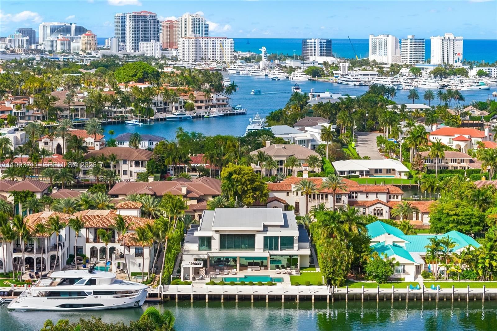 Real estate property located at 2560 Del Lago Dr, Broward, Del Lago Isle, Fort Lauderdale, FL