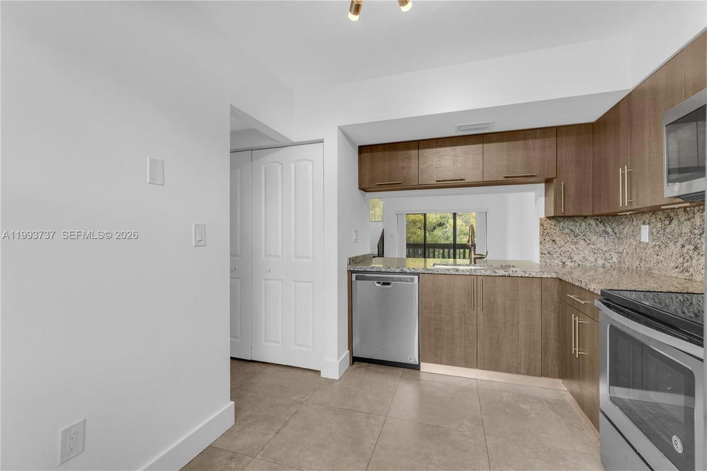 Real estate property located at 425 Park Dr #12, Miami-dade, Indian Summer Village Ii, Miami, FL