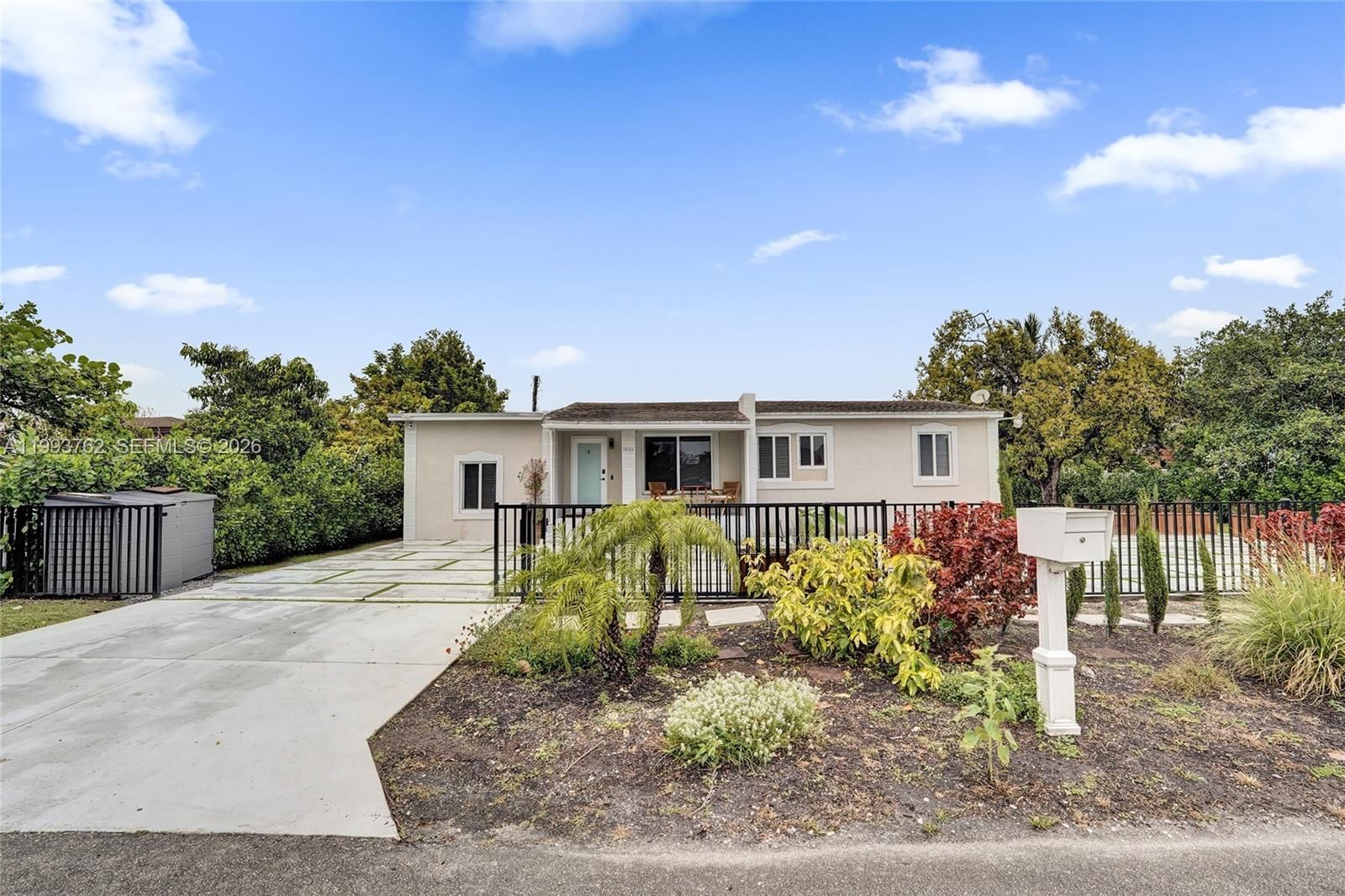 Real estate property located at 1001 148th St, Miami-dade, Biscayne Gardens Sec F Pt, Miami, FL