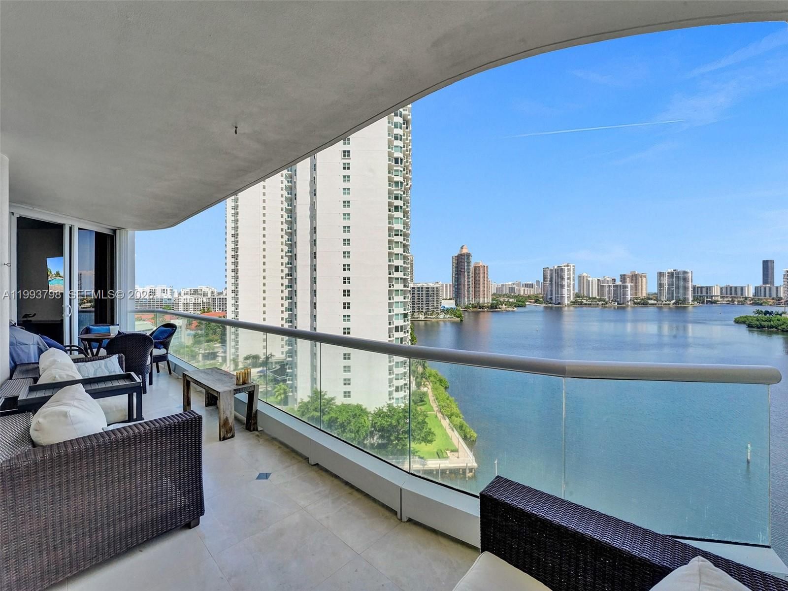 Real estate property located at 7000 Island Blvd #1207, Miami-dade, 7000 Isl Blvd Williams Is, Aventura, FL